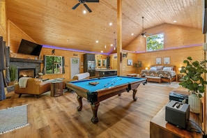 Spielezimmer