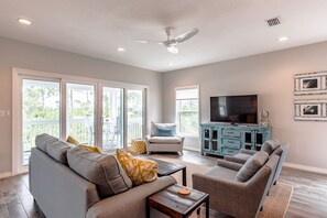Lost Key Coastal Pointe Living Room
