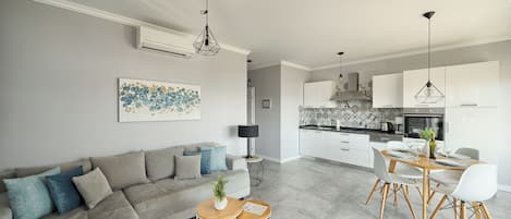 Open floor living plan (1)