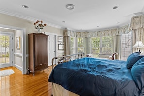 Indoors, Floor, Hardwood, Flooring, Bed