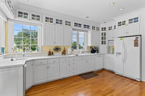 Indoors, Floor, Flooring, Kitchen, Hardwood