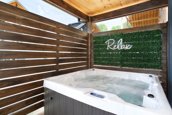 Indoor spa tub
