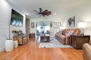 Living Room | Smart Home | Free WiFi