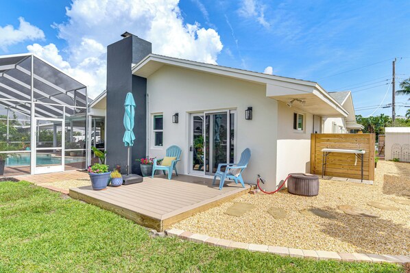 Melbourne Beach Vacation Rental | 1BR | 1BA | 1 Step to Enter | 350 Sq Ft