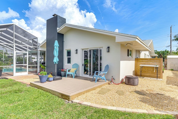 Melbourne Beach Vacation Rental | 1BR | 1BA | 1 Step to Enter | 350 Sq Ft