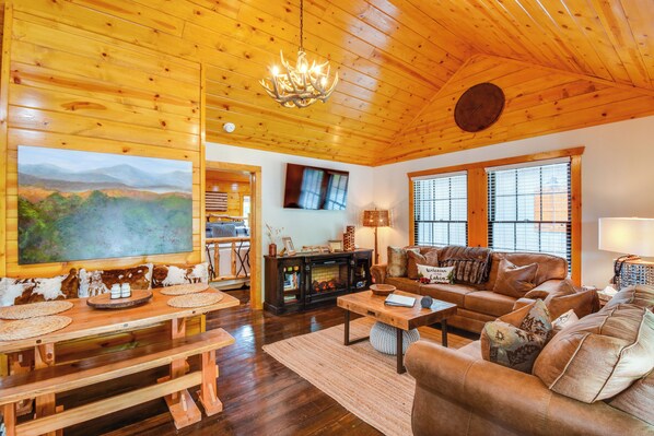 Clarkesville Vacation Rental | 2BR | 2.5BA | Step-Free Access | 1,100 Sq Ft