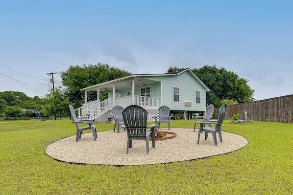 Seadrift Vacation Rental | 2BR | 1BA | 991 Sq Ft | Stairs Required