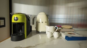 Kaffee und/oder Kaffeemaschine