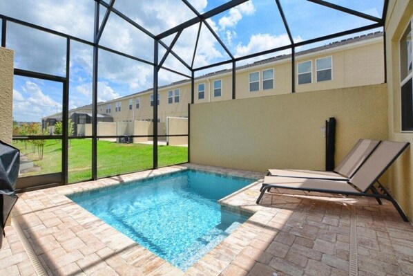Swimming pool