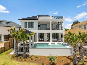 La Villa Nadia - Luxury Vacation Rental House with Private Pool and Golf Cart Near Beach in Destin, Florida - Five Star Properties Destin / 30A