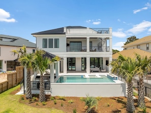 La Villa Nadia - Luxury Vacation Rental House with Private Pool and Golf Cart Near Beach in Destin, Florida - Five Star Properties Destin / 30A