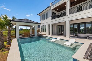 La Villa Nadia - Luxury Vacation Rental House with Private Pool and Golf Cart Near Beach in Destin, Florida - Five Star Properties Destin / 30A