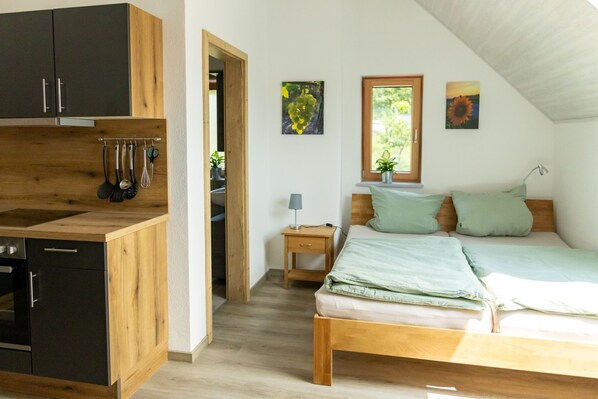 Ferienwohnung Morgenrot-Wohn-Schlafzimmer