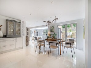 Dining Area | Fir Trees - Fir Tree Holidays, Crowborough