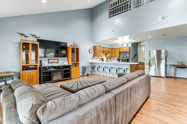 Coldspring Vacation Rental | 3BR | 3BA | 1,750 Sq Ft | Steps Required