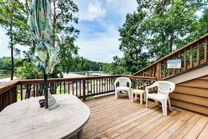 Furnished Deck | Lake & Marina View | 3 Mi to Wolf Creek Park