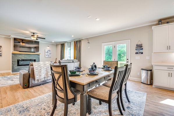 Atlanta Vacation Rental | 5BR | 4BA | 3,600 Sq Ft | 5 Steps Required