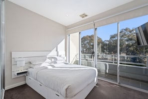 Master Bedroom (Balcony Access and Ensuite)