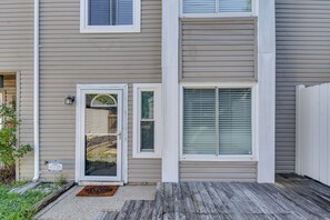 Unit Exterior | 2-Story Townhome