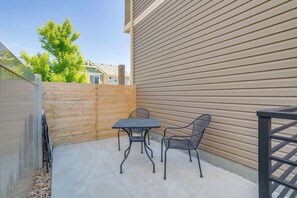 Patio | Grill | Outdoor Dining Area