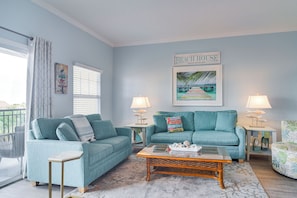Living Room | Free WiFi | Central Heating & A/C | Smart TV | Queen Sleeper Sofa