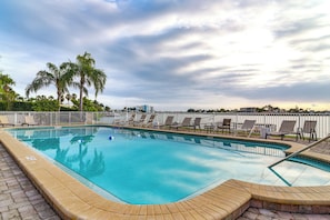 The Palms of Treasure Island | Community Pool