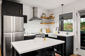 Suite D kitchen.