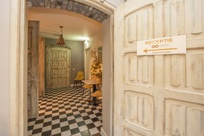 Entrance / Reception
