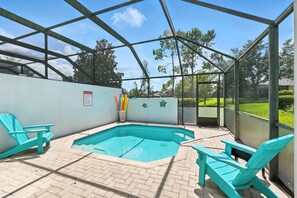Private splash pool