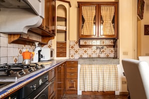 Autumn, Kitchen, Spring, Summer