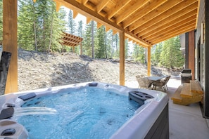 Bain à remous extérieur
