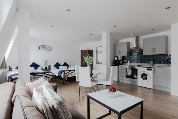 Living Room / Lounge