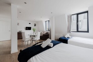 Living Room / Lounge