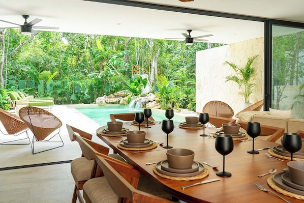 Outdoor dining