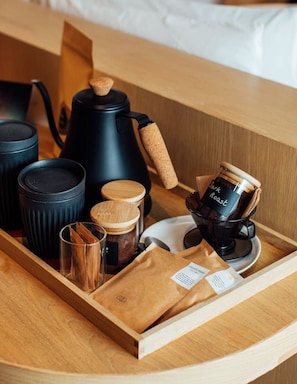 Kaffee und/oder Kaffeemaschine