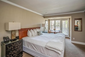 Comfortable Unit with King size bed