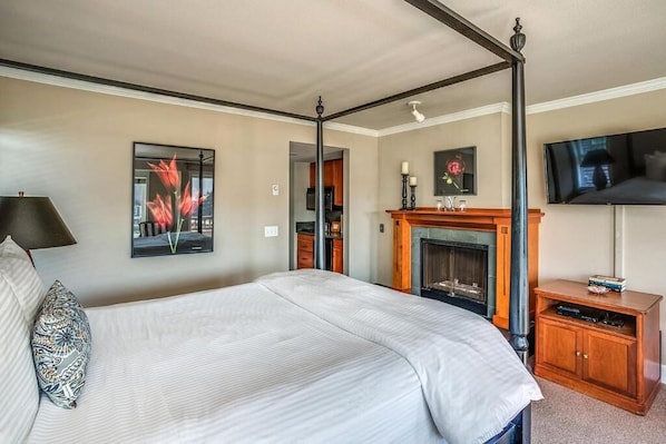 Unit with Queen size bed