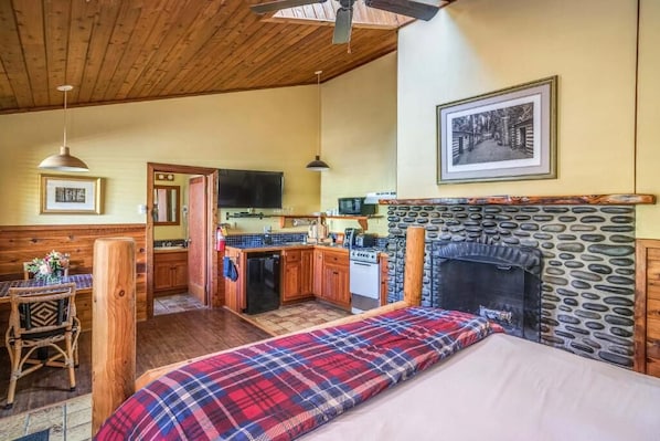 Unit with Queen size bed