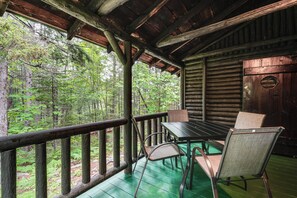 Deck | Outdoor Dining