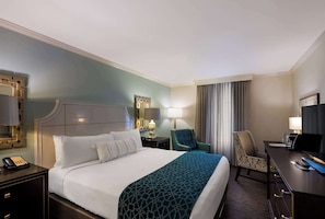 Unit with King bed. Exact unit will be assigned upon arrival. Views, colors, and decor may vary.