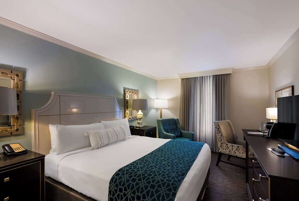 Unit with King bed. Exact unit will be assigned upon arrival. Views, colors, and decor may vary.