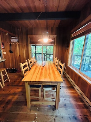 Dining area. Seats 6