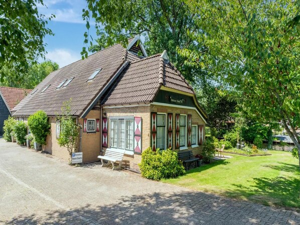 Außenseite Ferienhaus [Sommer]
