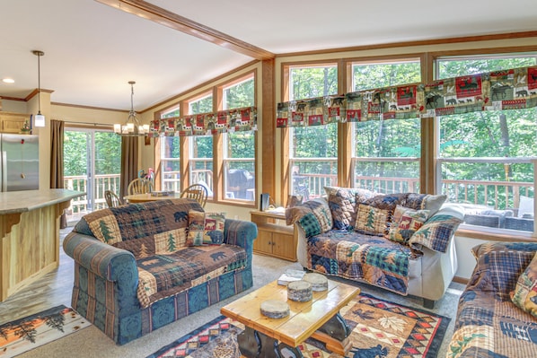 Hackensack Vacation Rental | 2BR | 2BA | Steps to Enter | 1,344 Sq Ft