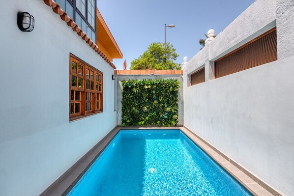 Holiday Home Swimming Pool