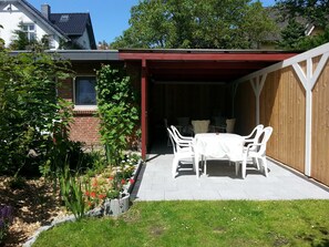 Überdachte Terrasse