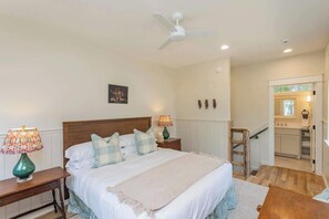 Bedroom 2: King Bed with Full en suite Bathroom w/Shower