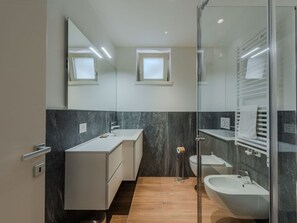 Flooring, Interior Design, Plumbing Fixture, Floor, Sink, Bathroom Cabinet, Bathroom, Ceiling, Bathroom Sink, Tap