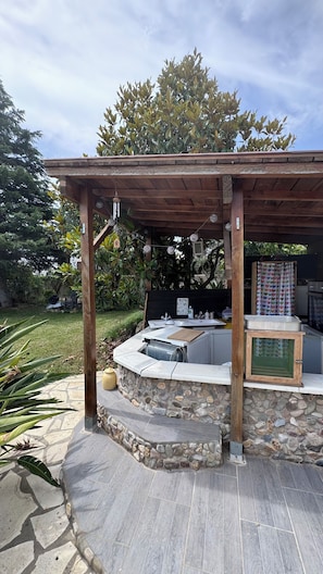 Bain à remous extérieur