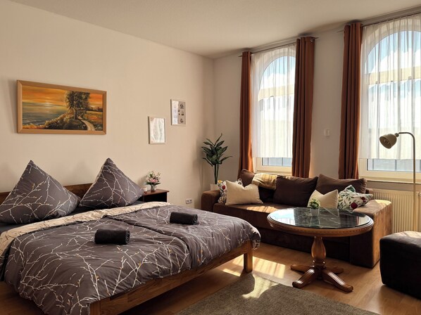 Schlafzimmer 1
